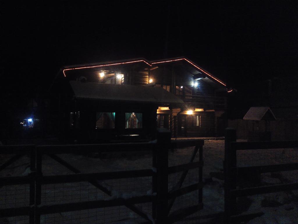 Casa Muntelui - Sambata Hostal Sîmbăta de Sus Exterior foto