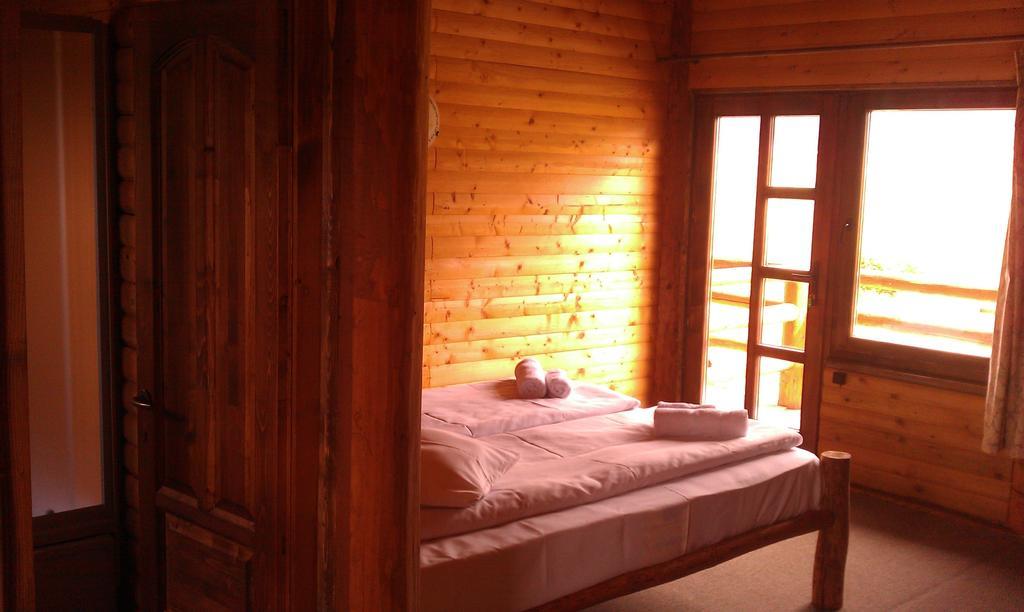 Casa Muntelui - Sambata Hostal Sîmbăta de Sus Habitación foto
